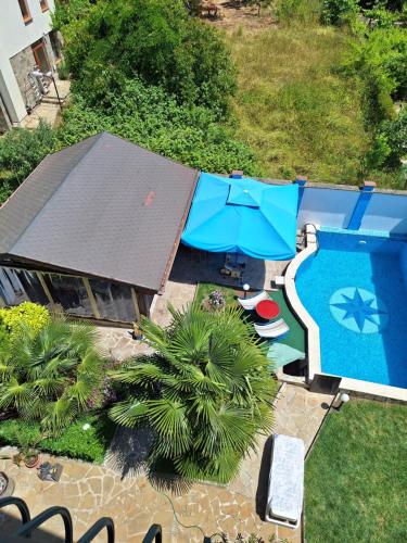 Πισίνα στο ή κοντά στο Topalovi Guest House