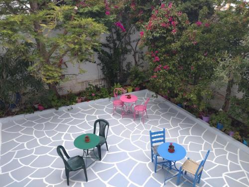 Un jardín fuera de Meletis Studios