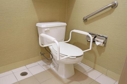 Un baño de Holiday Inn Monclova by IHG