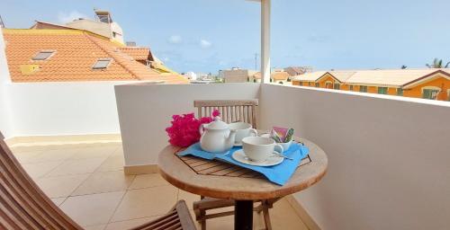 Ein Balkon oder eine Terrasse in der Unterkunft Branco Suites - Rooms & Holiday Apartments