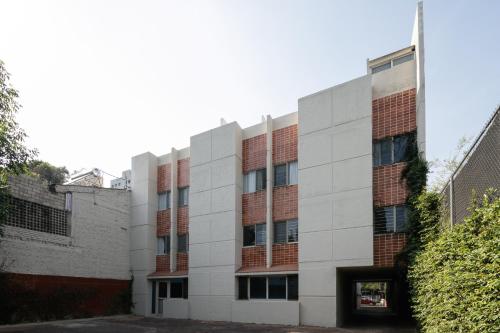 an external view of a building at Apartamentos West End in Guadalajara