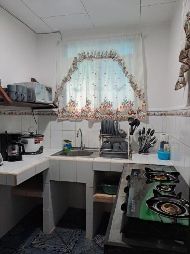 Virtuvė arba virtuvėlė apgyvendinimo įstaigoje Casa Chu en Playa Manuel Antonio