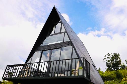 Gallery image of The ZenDen-Cozy Cabin Perfect For Couples in Lindula