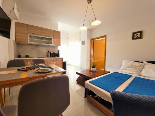 Kuchyňa alebo kuchynka v ubytovaní Apartment Jelena Vir