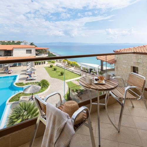 Kolam renang di atau dekat dengan Blue Bay Halkidiki