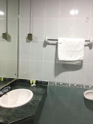 Bilik mandi di Simba Hotel