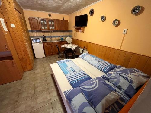 Dapur atau dapur kecil di Tiszavirág apartman