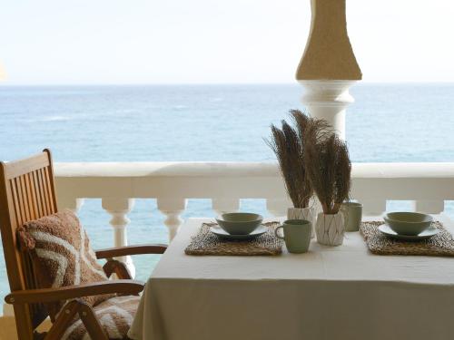 SEA SUITE Romantic Beachfront Apartment Cotobro Beach, Almuñecar