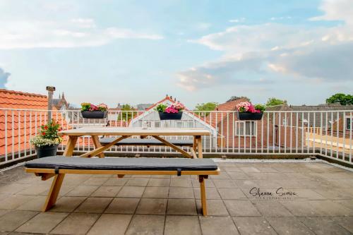 Μπαλκόνι ή βεράντα στο ApartHotel De Koning by Urban Home Stay