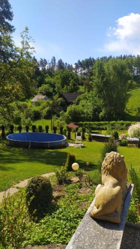 Jardín al aire libre en Chata v Lískách
