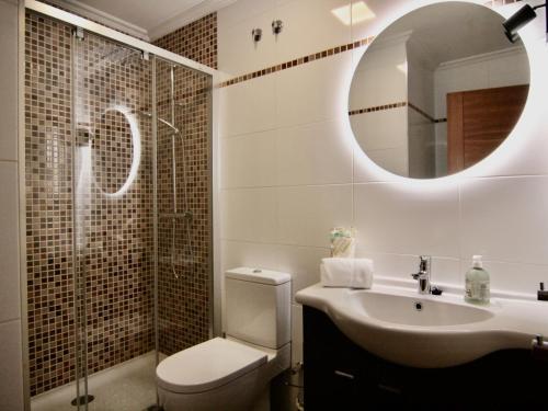 Ванная комната в 1E.Tranquilo y soleado en la Plaza de las Mercedes