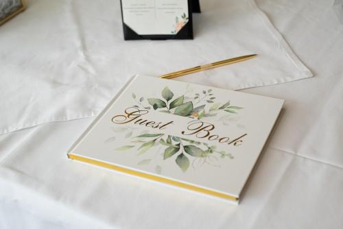 a book with the words smart book on a table at The Inn at Thorn Hill in Jackson