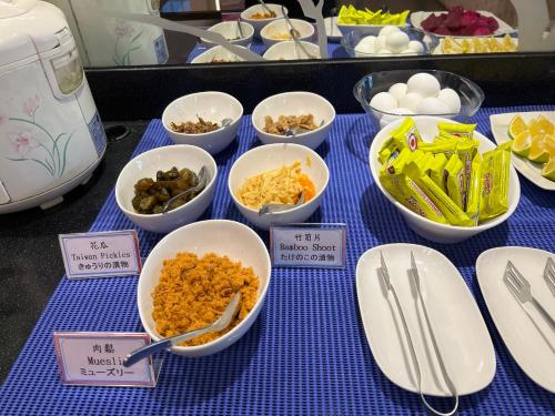 Comida en o cerca de este hotel
