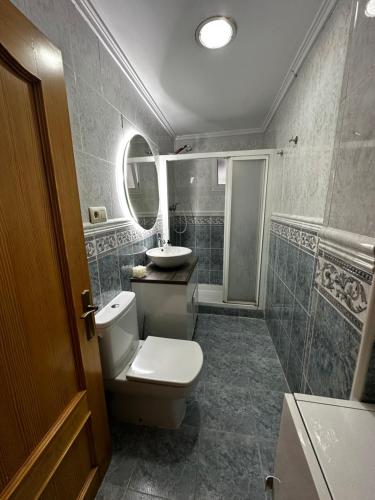 Kylpyhuone majoituspaikassa Piso Centro de Cullera