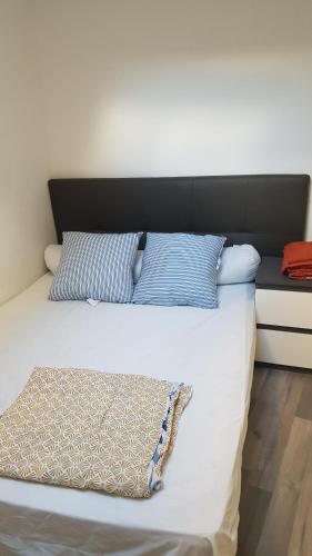 Photo de la galerie de l'établissement Appartement 32m2 avec terasse, à Lunel