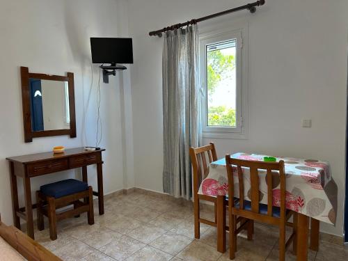 Gallery image of Green Parrot Apartments in Frátsia