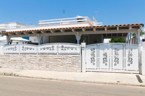 Villetta Melograno con patio 6pax, 200m dal mare