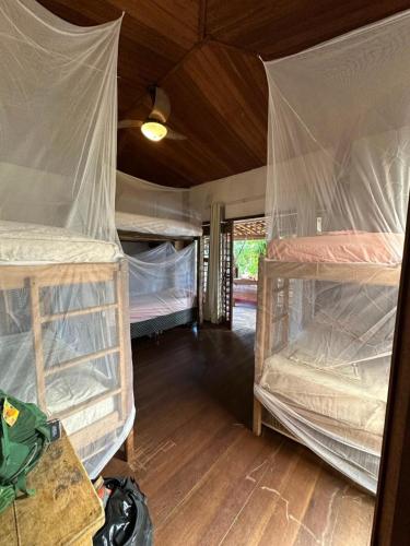 Mais Que Nada Itacaré - Hostel, Bar & Breakfastにあるベッド