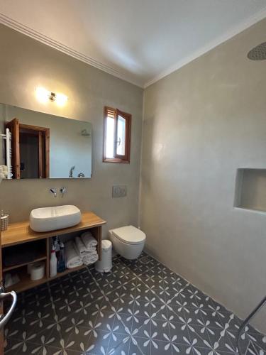 Kúpeľňa v ubytovaní Διαμέρισμα 4 ατόμων-Cozy Family apartment close to the most beautiful beaches