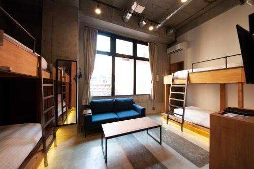 Двуетажно легло или двуетажни легла в стая в ZONK HOTEL Tenjin-Watanabedori