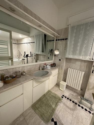 Koupelna v ubytování LE ROSE DI EMMA