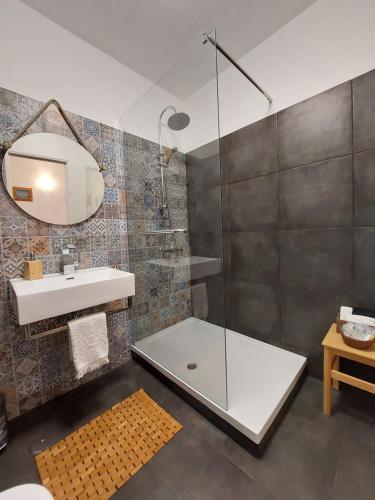 Casa dos Sorrisos - 3 bedroom apartment, terrace, barbecue, AC, Wifi, beach