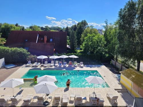 Bazén v ubytování Colors Holiday Hotel nebo v jeho okolí