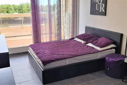 Studio 77, Héliopolis L au village naturiste