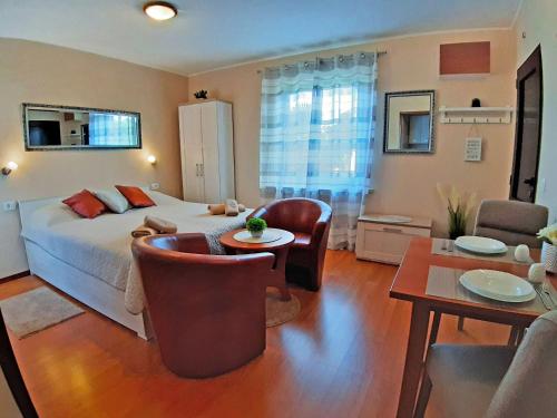 Apartments Zrinka