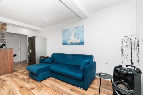 Apartment Nikita with Pool – Photos 5