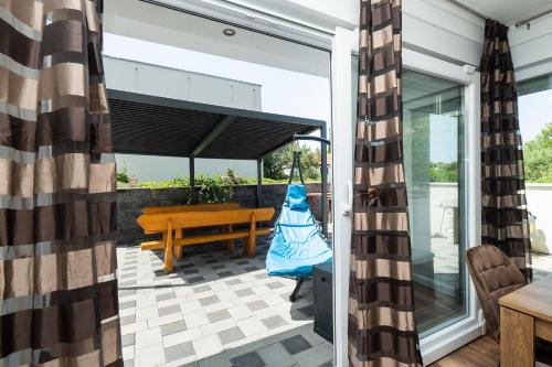 Apartment Nikita with Pool – Photos 3