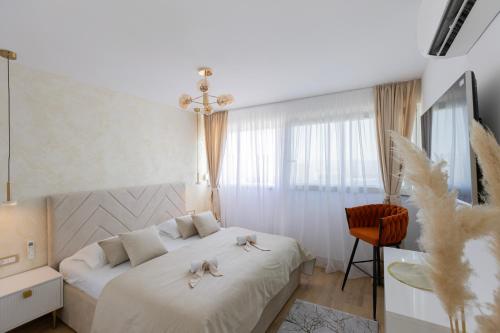 Кровать или кровати в номере Golden view luxury apartment Split