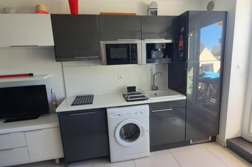 Photo de la galerie de l'établissement Studio 12, Héliopolis J au village naturiste, au Cap d'Agde