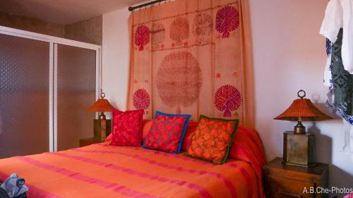 Casona Rosa B&B, Moreliaにあるベッド