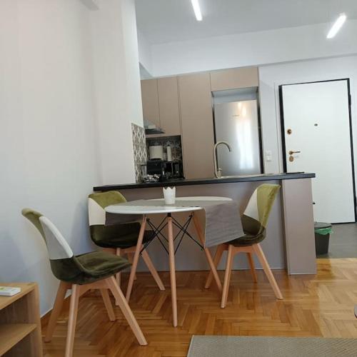 GAYA - the yellow apartment