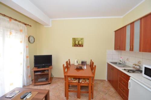 Una cocina o zona de cocina en Apartments Popovic 2