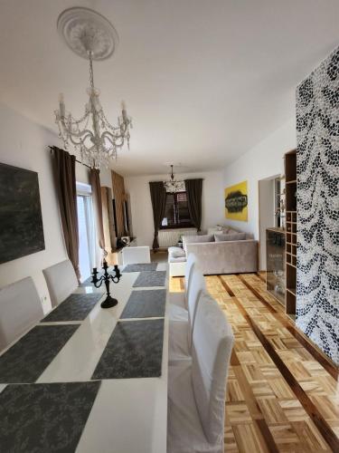 Posezení v ubytování Apartments & wellness Kal Koritnica