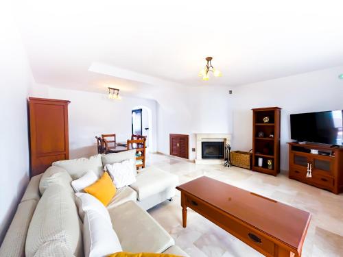Townhouse with Arabic pool and close to the beach in Estepona