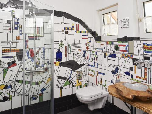 Kunst Apartment, mit Hundertwasserbad und Terrasse, Hund willkommen!,  Greetsiel – päivitetyt vuoden 2023 hinnat