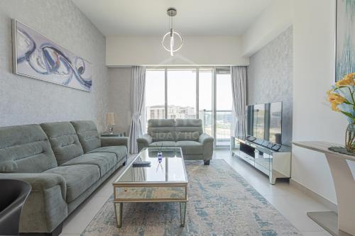 KeyHost – Large 2BR Apartment in Dubai Science Park – Mont Rose – K860