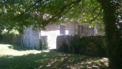 Κήπος έξω από το HOSTELLERIE CHARLES de FOUCAULD
