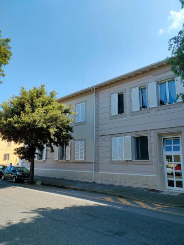 The building in which a vendégházakat is located