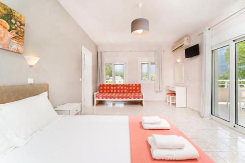 Gallery image of Elena Apartments in Chrysi Ammoudia