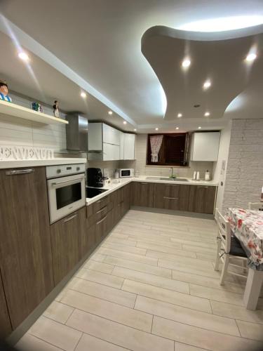 Köök või kööginurk majutusasutuses DALY home intero appartamento