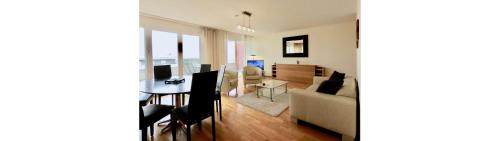 Comfortable, sunny, quiet, good location!