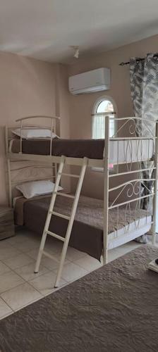 Sunny Apartment in Paralia