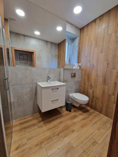 Kylpyhuone majoituspaikassa Apartment CITY Ostrava