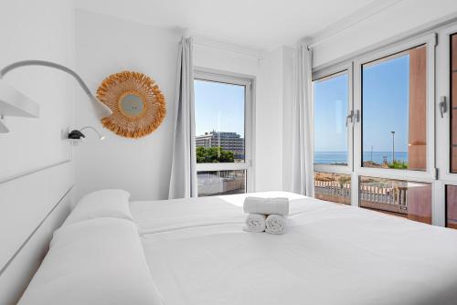 MEDANO4YOU Surfers Paradise Beachfront Home