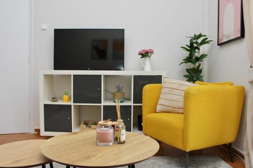 Funky Central Apt