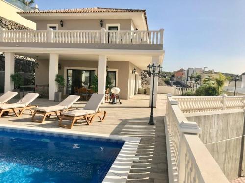 Villa Vista Bella Costa Adeje in ruhiger Villengegend mit Meerblick